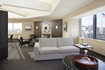 Suite, 1 Bedroom (with Parlor)