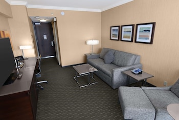 Skyline View - Corner King 1 Bedroom Suite