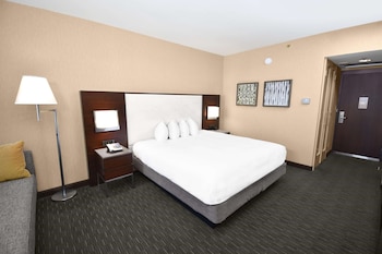 1 King Bed