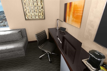 Suite, 1 Bedroom (with Parlor)