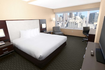 Room, 1 King Bed, Accessible (Mobility & Hearing, Roll-in Shower)