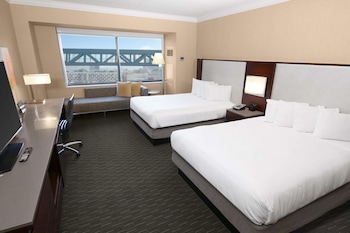 Deluxe 2 Queen Beds