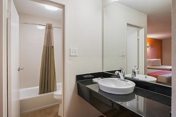 Premium Room, 1 King Bed, Accessible, Non Smoking