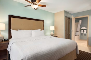 Suite, 1 King Bed, Accessible, Bathtub