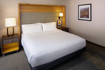 Standard Room, 1 Queen Bed, Accessible (Mobility Roll-In Shower)