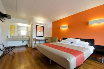 Standard Room, 1 King Bed, Non Smoking, Refrigerator & Microwave