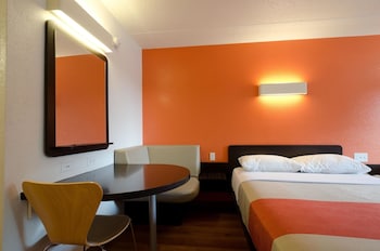Standard Room, 1 King Bed, Smoking, Refrigerator & Microwave