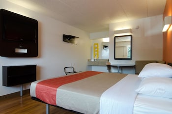 Standard Room, 1 King Bed, Non Smoking, Refrigerator & Microwave