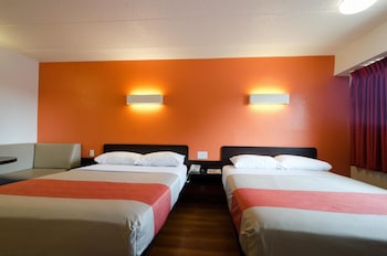 Standard Room, 2 Queen Beds, Accessible, Non Smoking