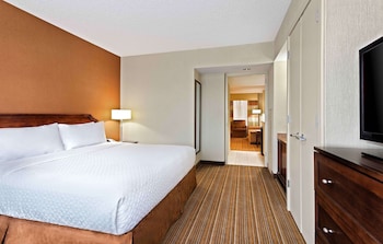 Suite, 1 King Bed, Non Smoking