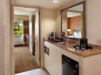 Suite, 1 King Bed, Non Smoking