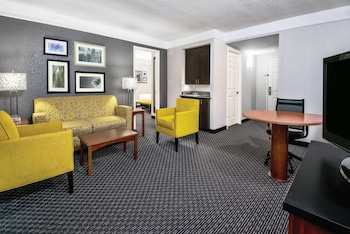 Deluxe Suite, 1 King Bed, Non Smoking