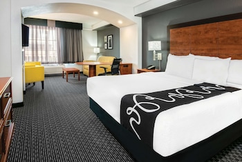 Suite, 1 King Bed, Non Smoking