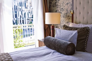 Deluxe Room, 1 King Bed