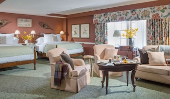 Studio Suite, 2 Queen Beds, Mobility Accessible