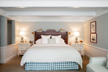 Room, 1 King Bed with Sofa bed (Tavern)