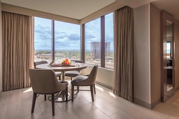 Room, 2 Queen Beds, Balcony, Corner