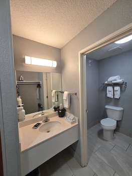 Room, 2 Queen Beds, Non Smoking