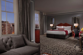 Studio Suite, 1 King Bed with Lounge Access
