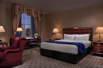 Club Room, 1 King Bed with Lounge Access