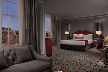 Studio Suite, 1 King Bed with Lounge Access