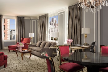 Suite, 1 King Bed (Millennium) with Lounge Access