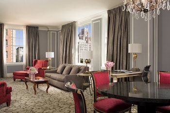 Suite, 1 King Bed (Millennium) with Lounge Access