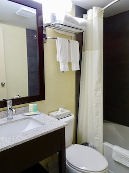 Room, 1 Queen Bed (Includes 1 week parking)