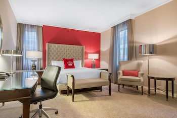Deluxe Room, 1 King Bed
