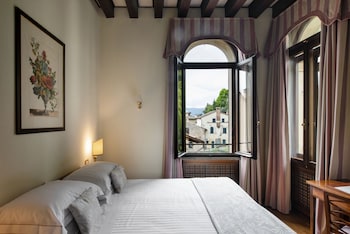 Classic Twin Room