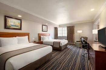 Standard Room, 2 Queen Beds, Non Smoking