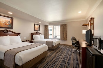 Double Room, 2 Double Beds, Non Smoking