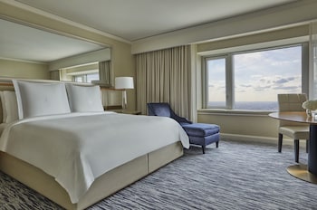 City View Room, 1 King Bed