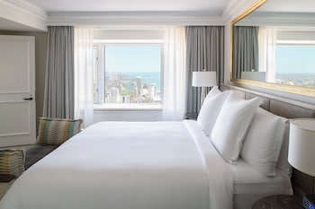 Room, 1 King Bed, Lake View