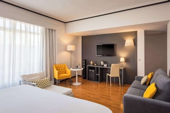 Premium Room, 1 King Bed