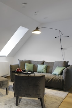 Suite (500)