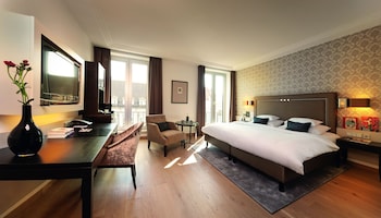 Superior Room, 1 King Bed