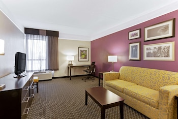 Suite, 1 King Bed, Non Smoking