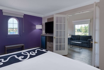 Deluxe Room, 1 King Bed, Non Smoking