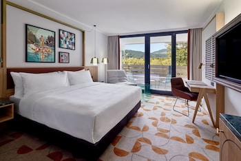 Room, 1 King Bed, Balcony, Mountain View