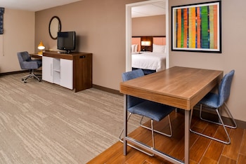 Suite, 1 King Bed with Sofa bed, Non Smoking
