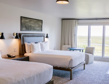 Studio, 2 Queen Beds