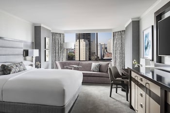 Deluxe Corner, 1 King Bed or Deluxe Room, 1 King Bed, Corner