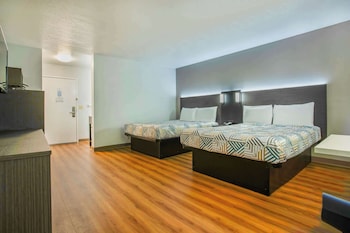 Standard Room, Multiple Beds, Non Smoking