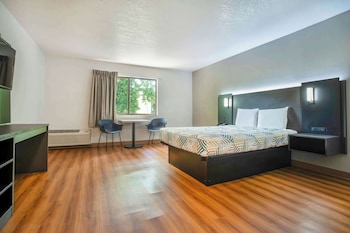 Standard Room, 1 Queen Bed, Non Smoking