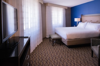 Suite, 1 King Bed, Jetted Tub