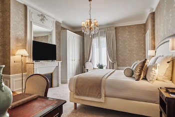 Executive Room - rue de la Paix View