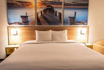 Room, 1 Queen Bed (Exterior Room)