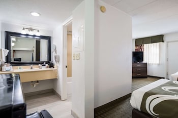 Standard Room, 2 Queen Beds, Non Smoking