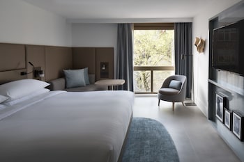 Deluxe Room, 1 King Bed